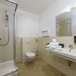 Hubertus Wellness & Breakfast Aparthotel 4*