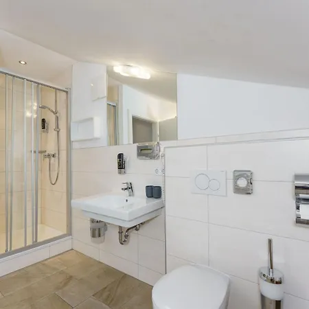Hubertus Wellness & Breakfast Aparthotel 4*