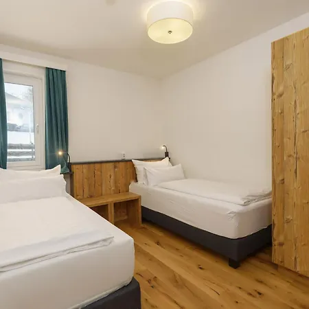 Hubertus Wellness & Breakfast Aparthotel 4*