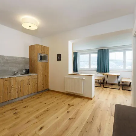 Hubertus Wellness & Breakfast Aparthotel 4*